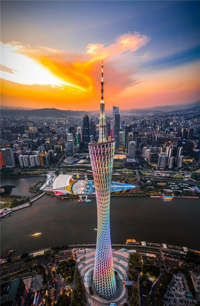 享受绝佳夜晚娱乐 享受绝佳夜晚娱乐